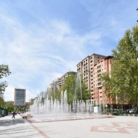 74/3New Building In The Center Of The Capital Apartamento Erevan Exterior foto
