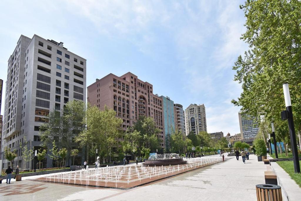74/3New Building In The Center Of The Capital Apartamento Erevan Exterior foto