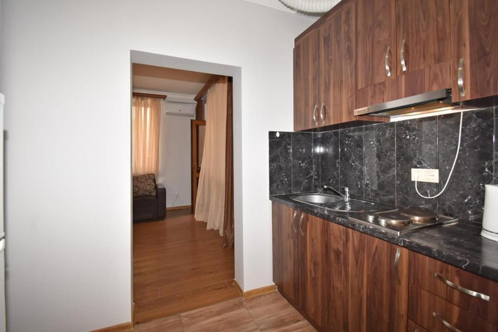 74/3New Building In The Center Of The Capital Apartamento Erevan Exterior foto