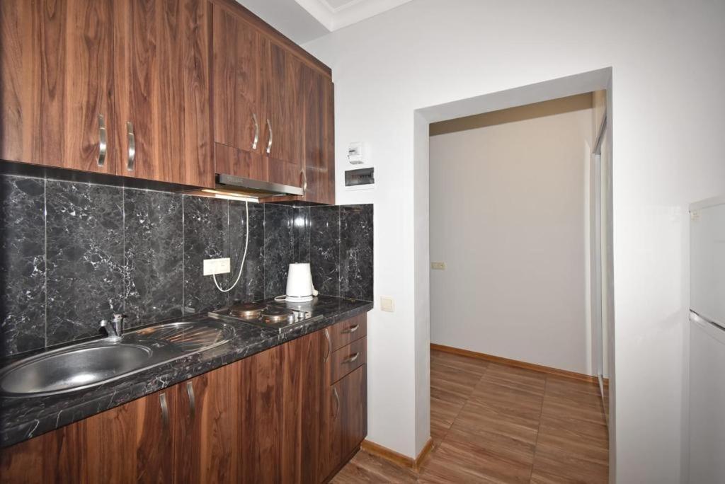 74/3New Building In The Center Of The Capital Apartamento Erevan Exterior foto