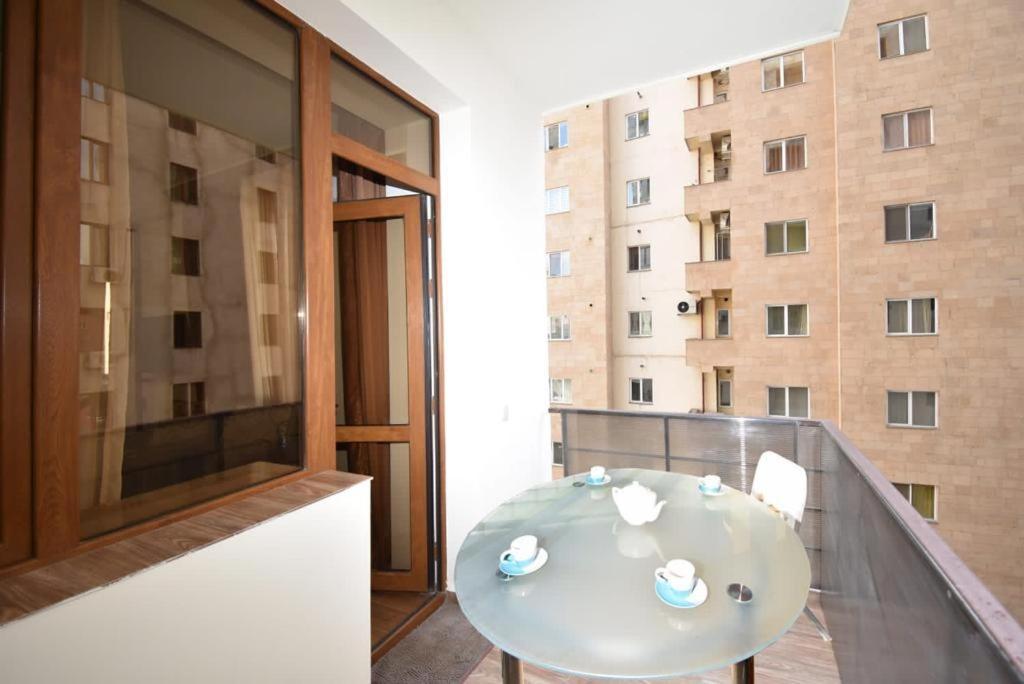 74/3New Building In The Center Of The Capital Apartamento Erevan Exterior foto